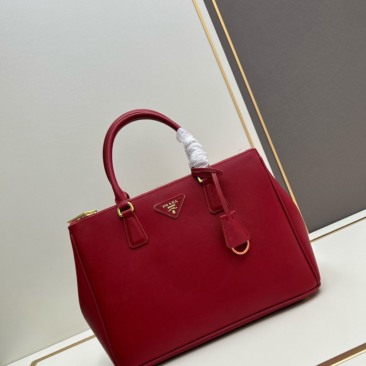 Pra*a shopping bags